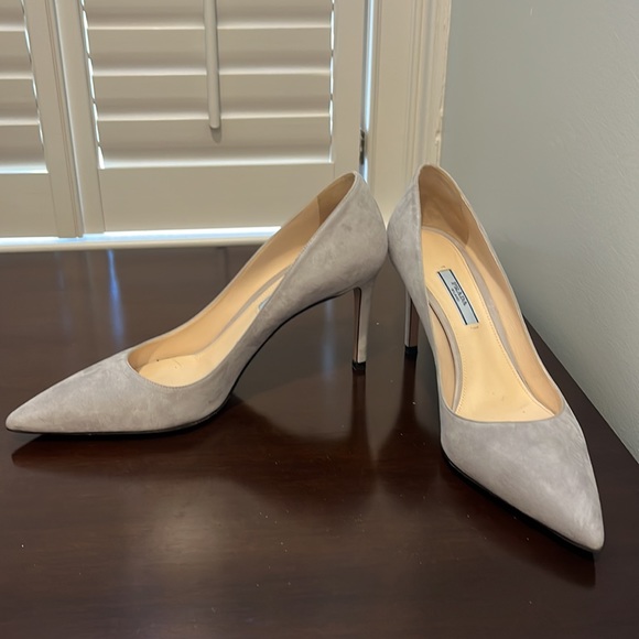 Light Gray Suade Prada Pumps - Picture 4 of 15